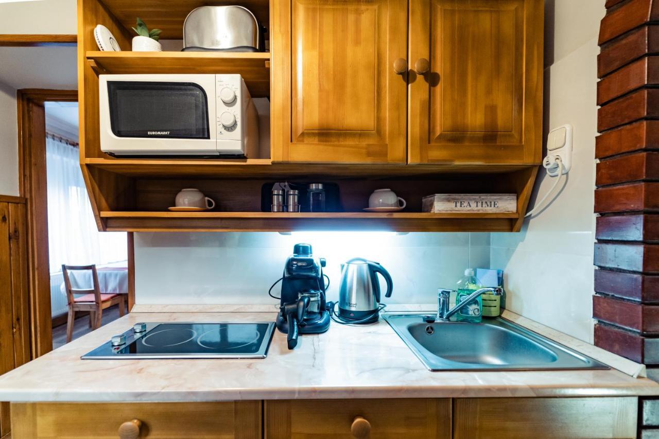 Estike Apartman Дьюла Экстерьер фото