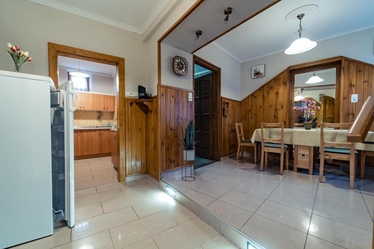 Estike Apartman Дьюла Экстерьер фото