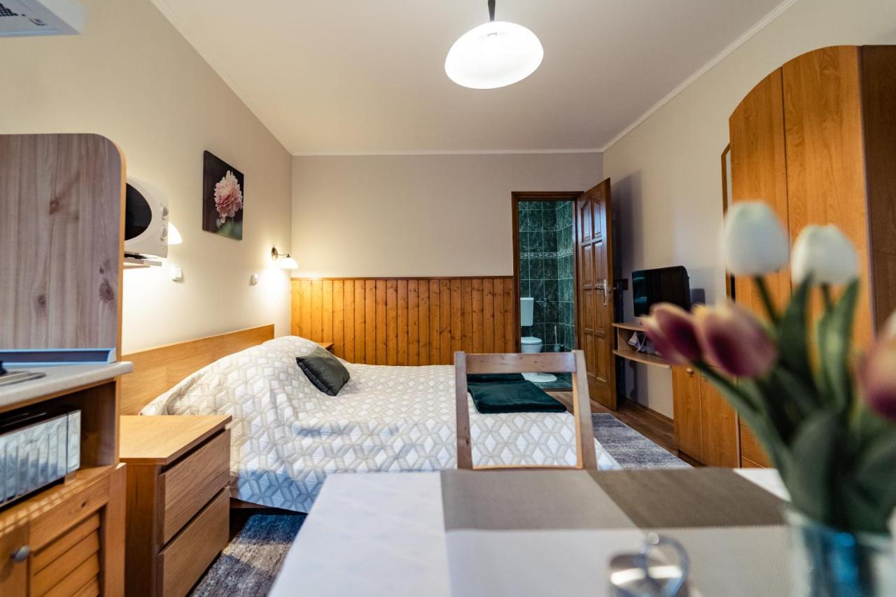 Estike Apartman Дьюла Экстерьер фото